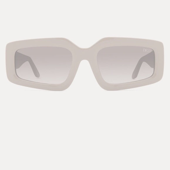 Dezi Read The Room Sunglasses - Picture 1 of 4